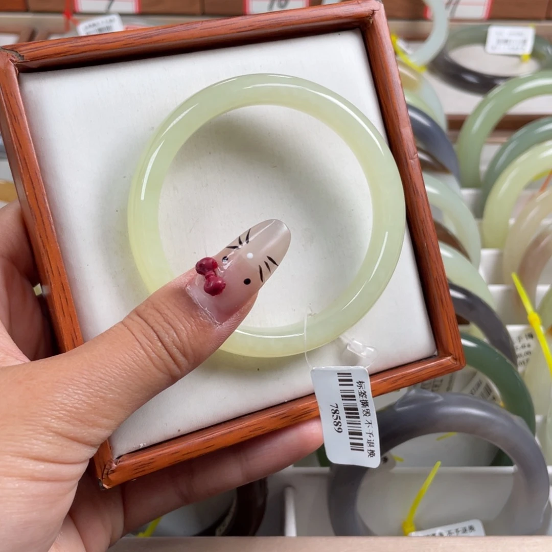 【闪购商品】和田玉手镯未镶嵌55.4/29