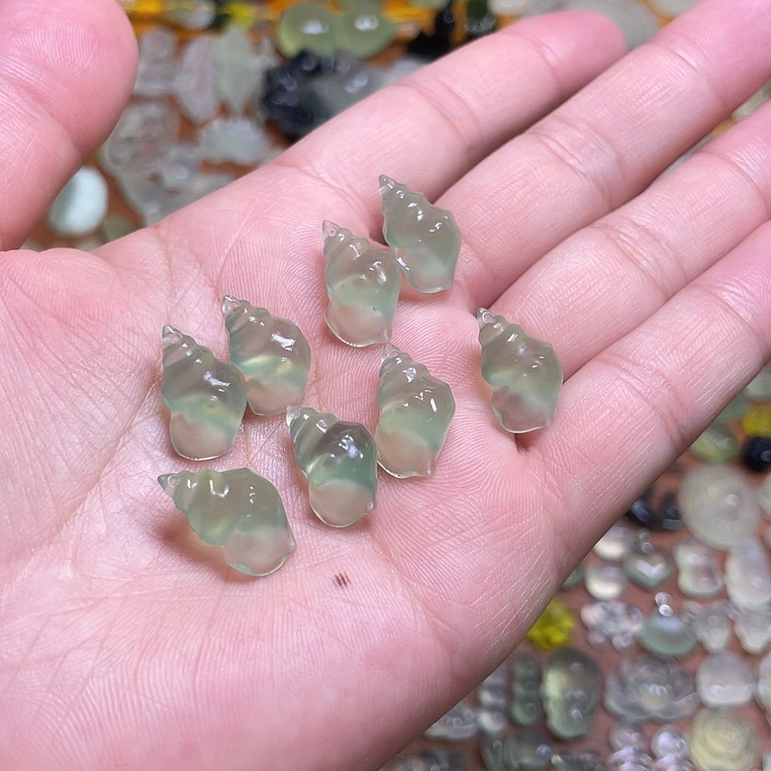 琦***_蛇纹石玉未镶嵌吊坠