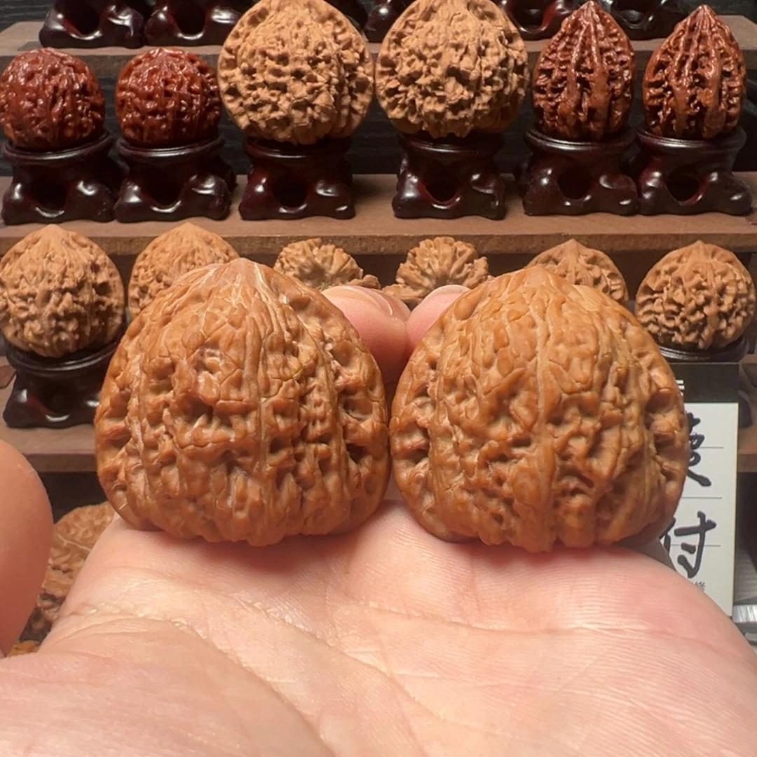 把件文玩核桃40绣球