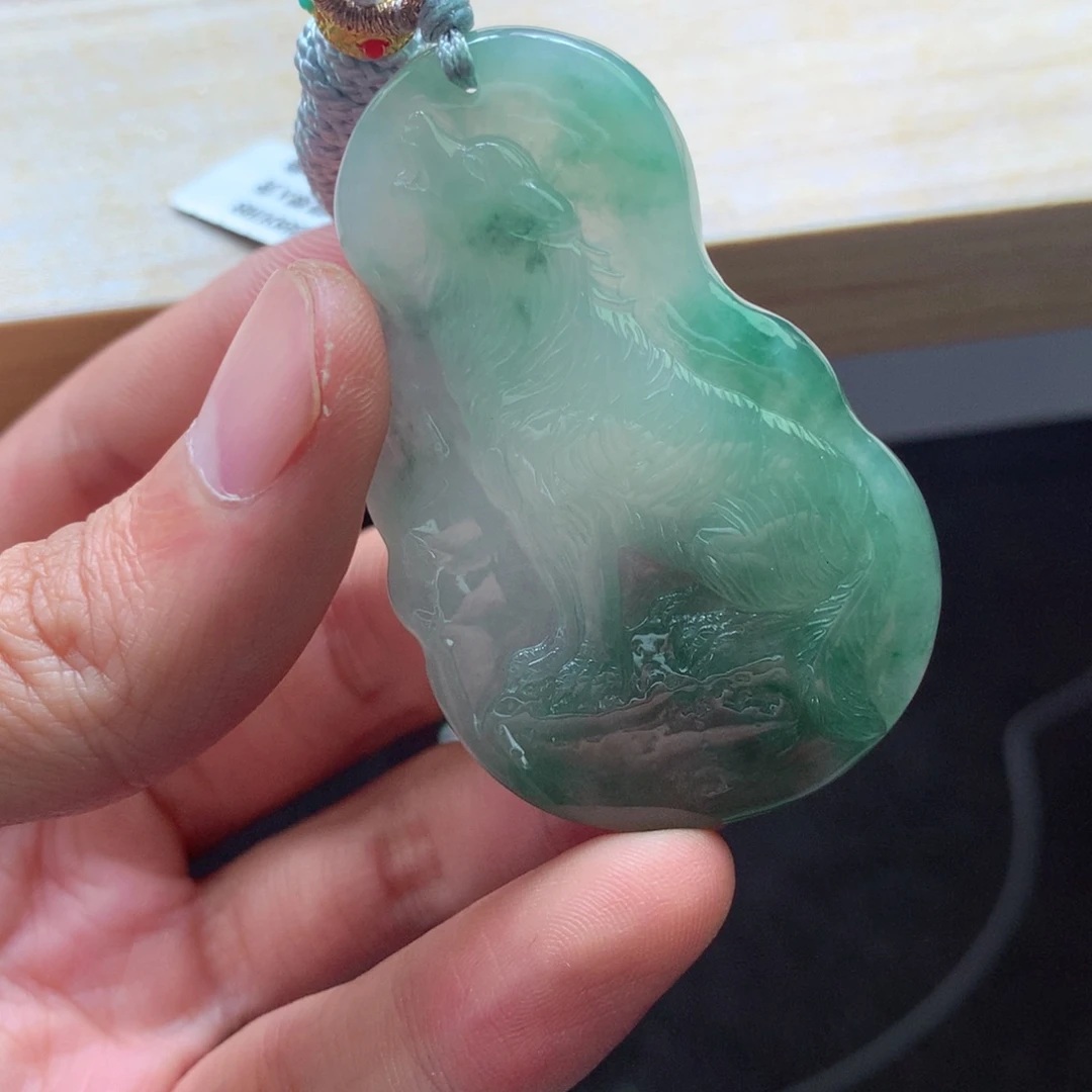 翡翠颈饰未镶嵌吊坠