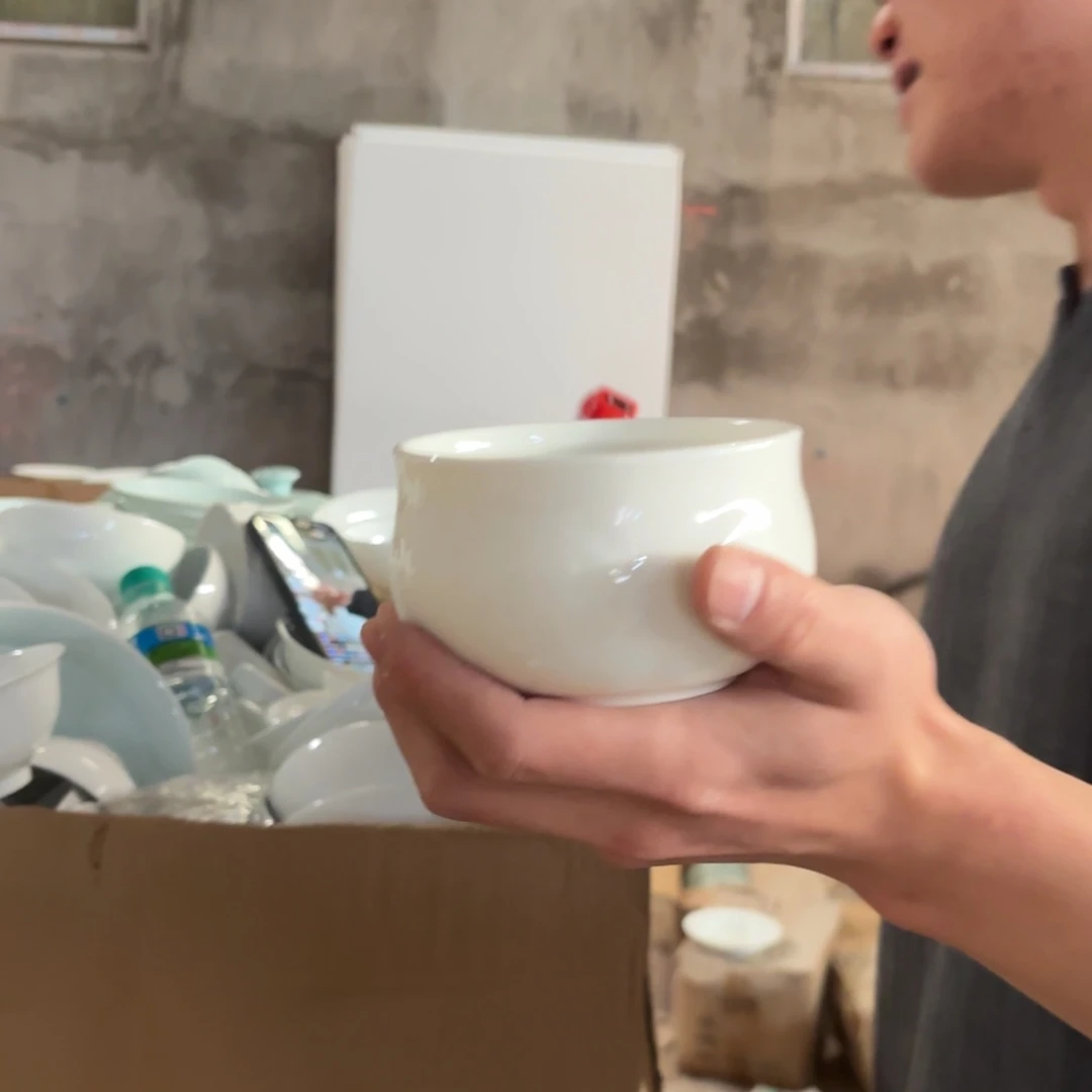 高白泥莲花炖盅2只微瑕