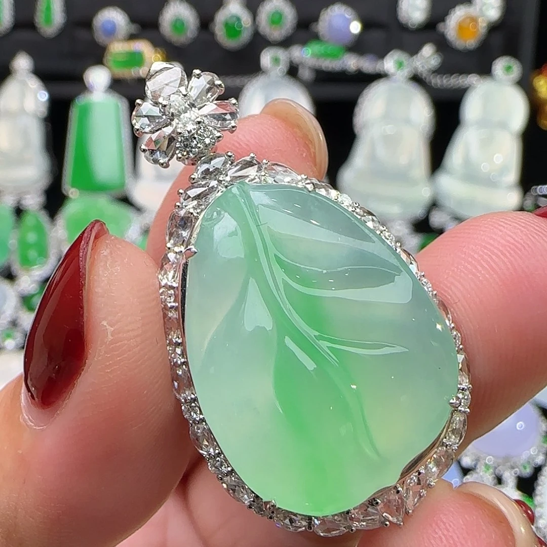 翡翠18K金镶嵌颈饰天然翡翠