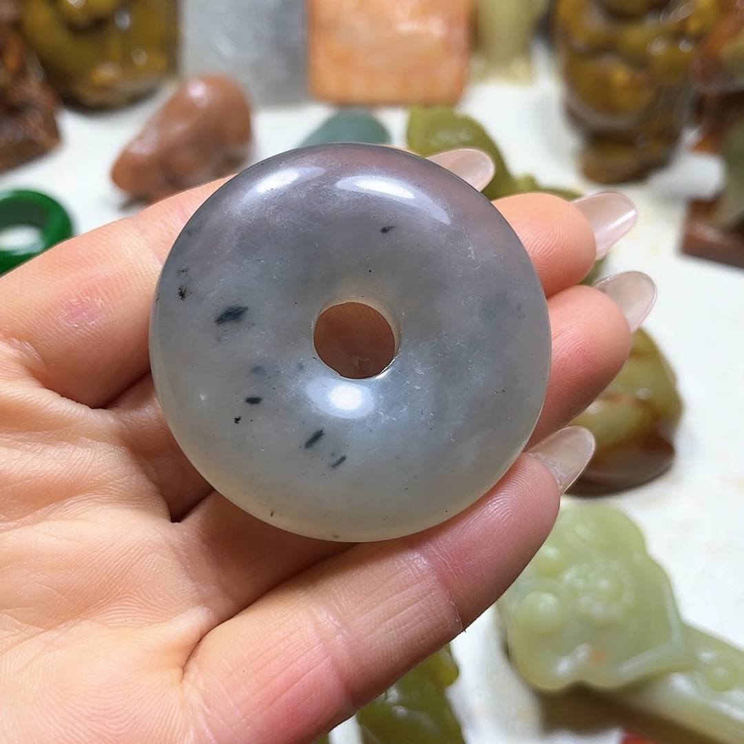 白玉菩提吊坠白玉菩提吊坠