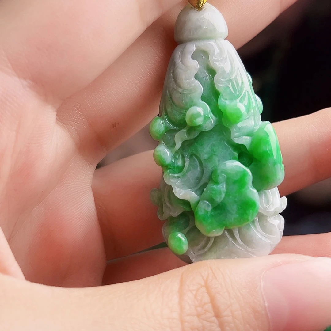 颈饰未镶嵌翡翠多样性