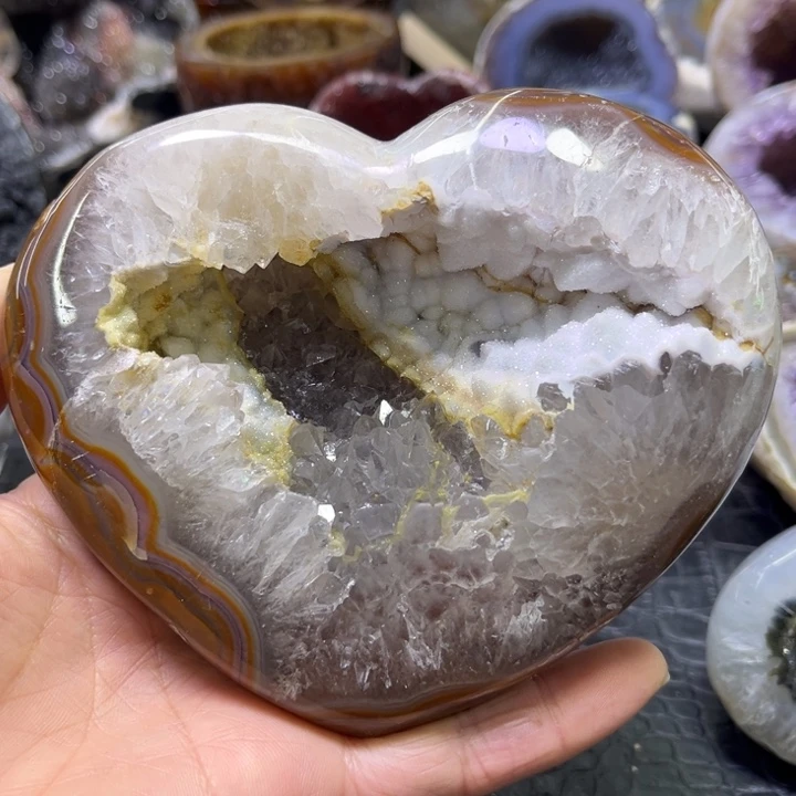 未镶嵌水晶珠宝半成品