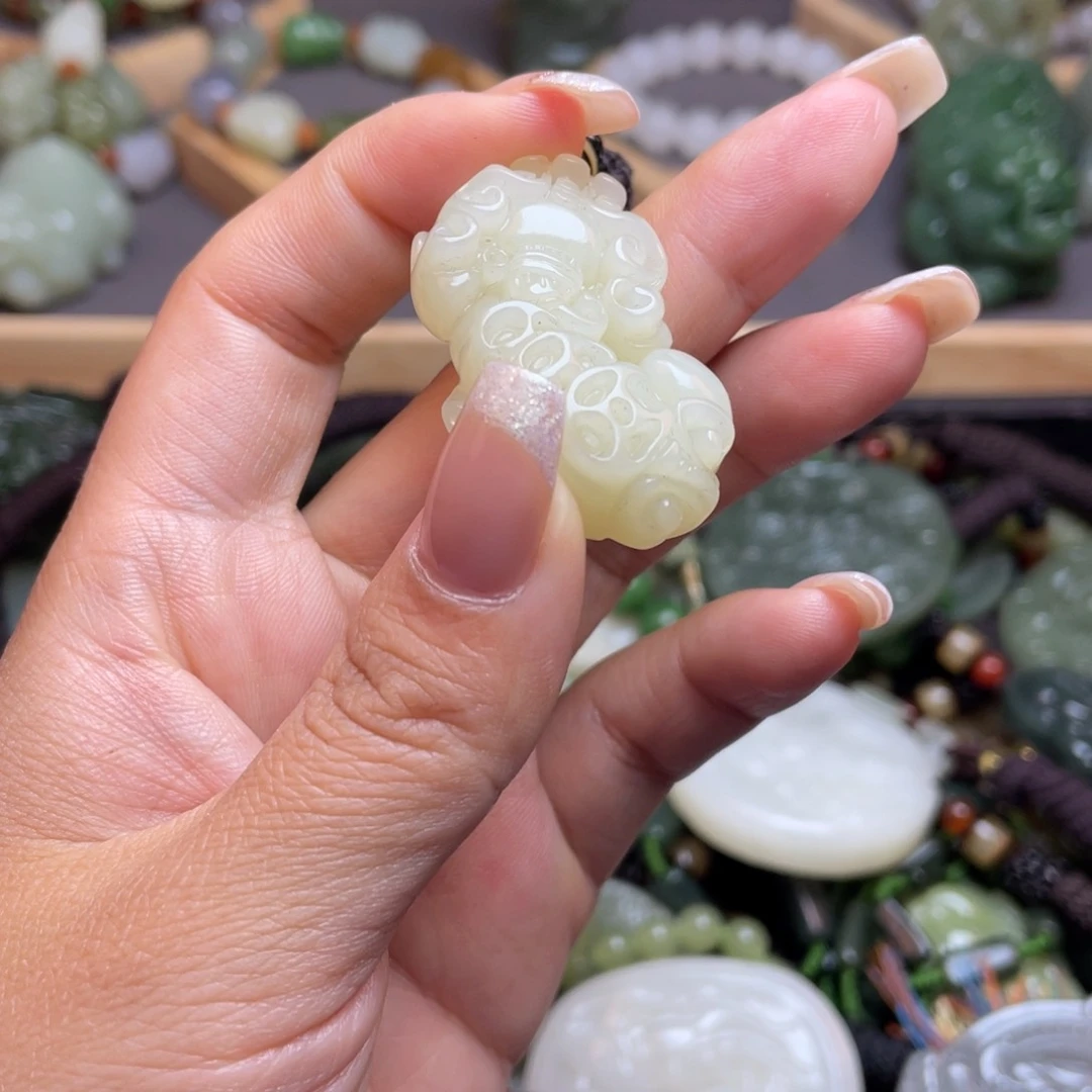 和田玉颈饰未镶嵌