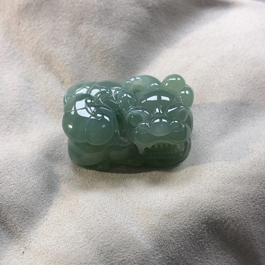 翡翠未镶嵌颈饰天然翡翠吊坠貔貅