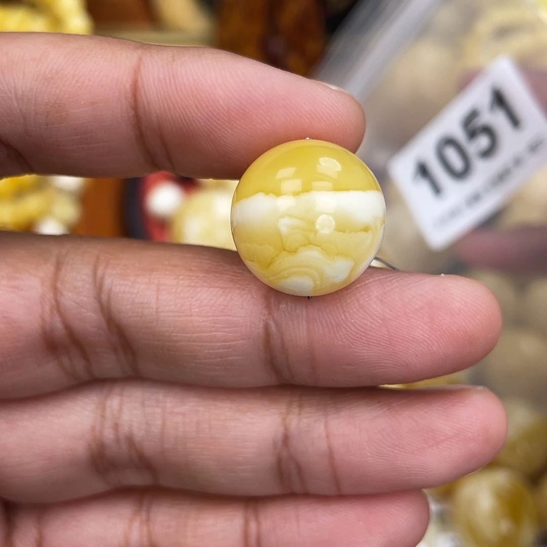 蜜蜡未镶嵌珠宝奇石小坑17.4