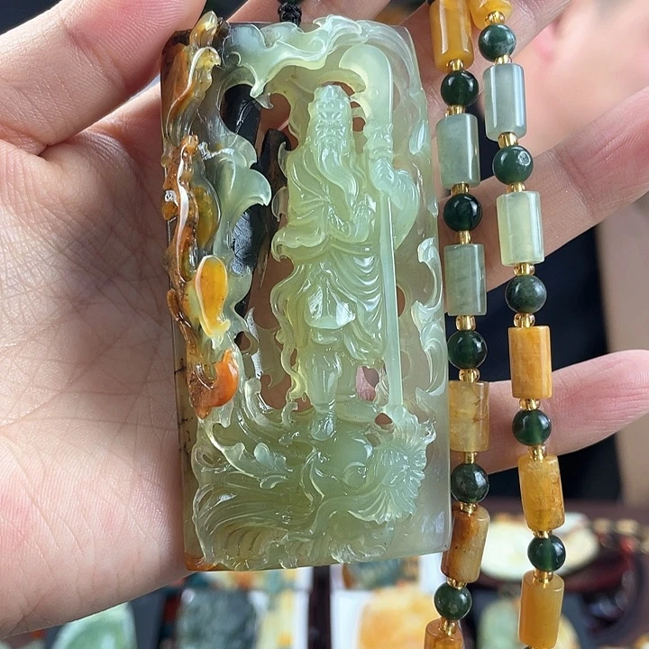 蛇纹石玉颈饰未镶嵌