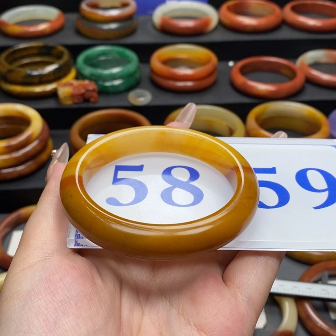 石英质玉（黄龙玉）手镯未镶嵌