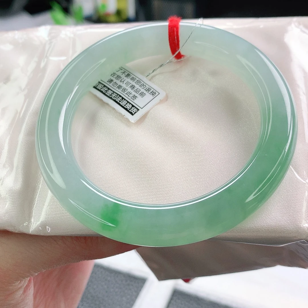 翡翠未镶嵌手镯56圈