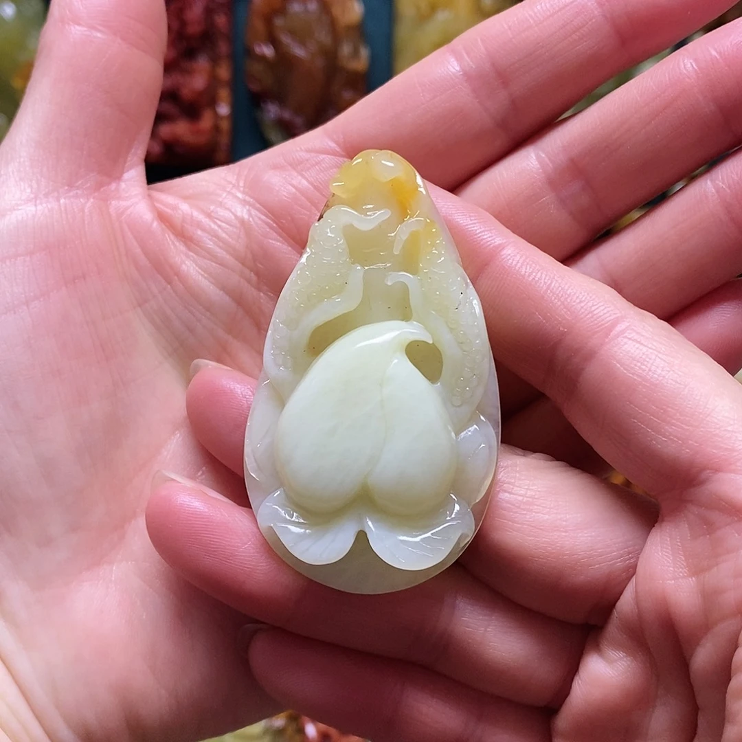 岫玉未镶嵌吊坠(赠链)