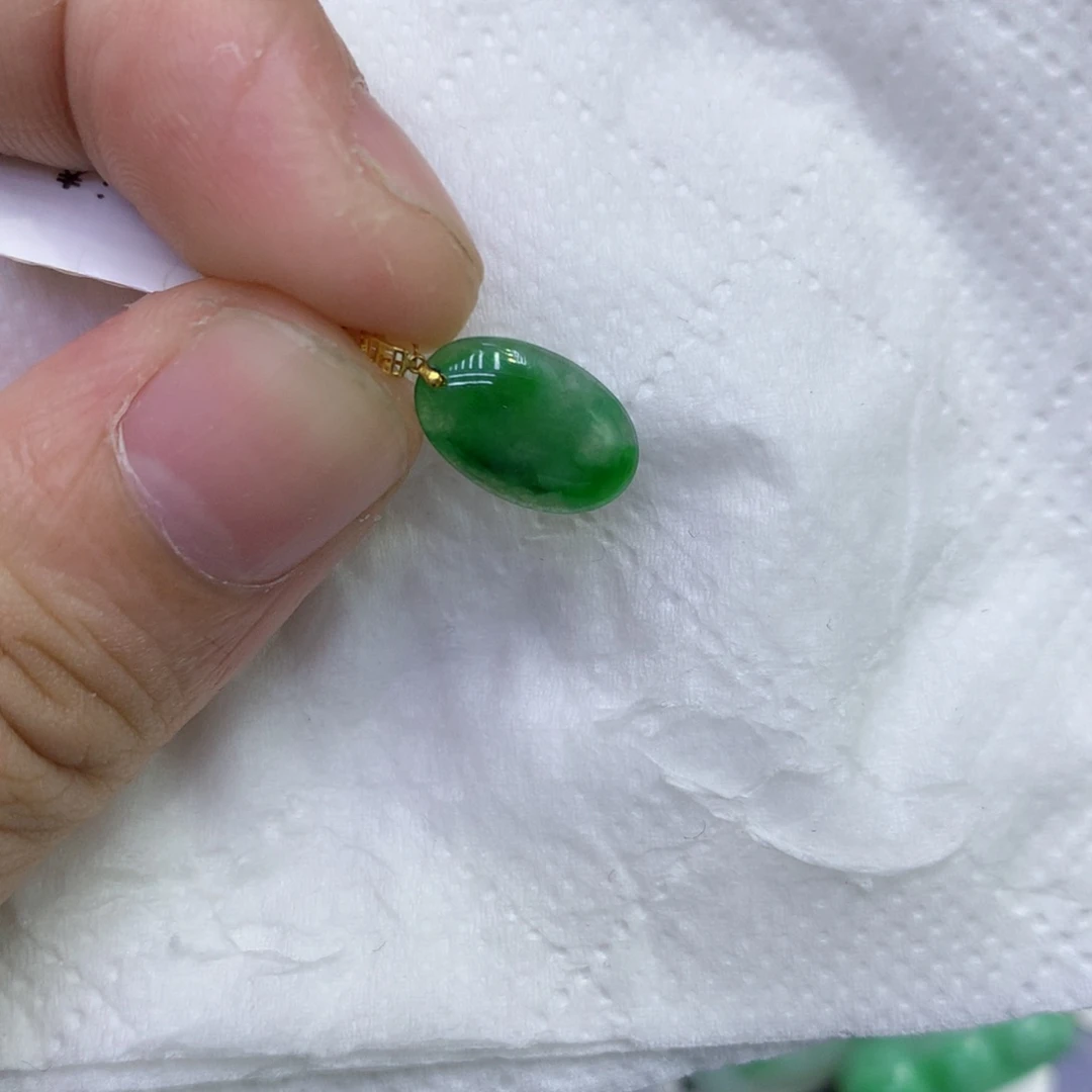 颈饰18K金镶嵌翡翠