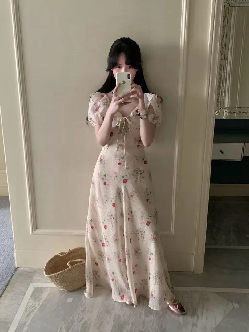 WHMT@9261 法式茶歇浪漫V领荷叶边印花系带连衣裙（裙长120）6-8