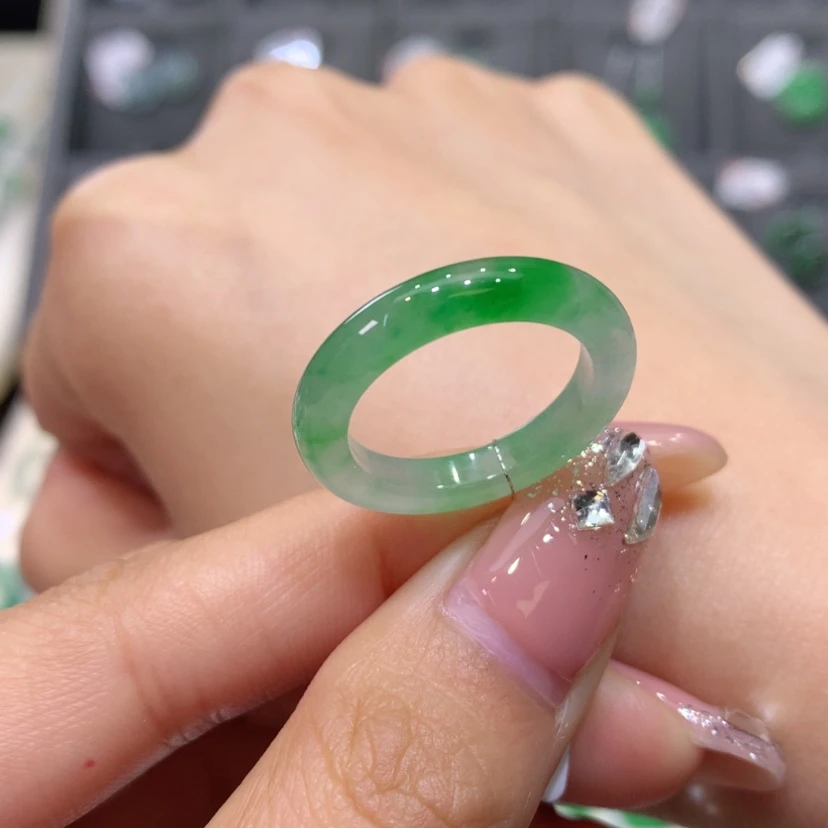 【闪购商品】翡翠戒指未镶嵌14.15号冰阳绿美人条高货微瑕