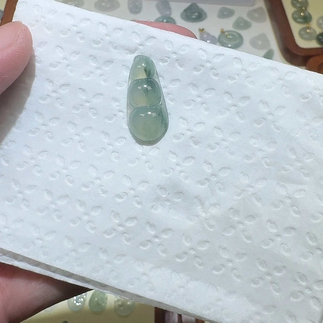 颈饰未镶嵌翡翠豆子