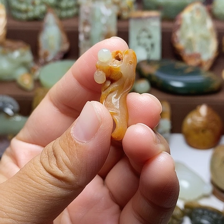 岫岩河磨玉（透闪石质玉）未镶嵌颈饰