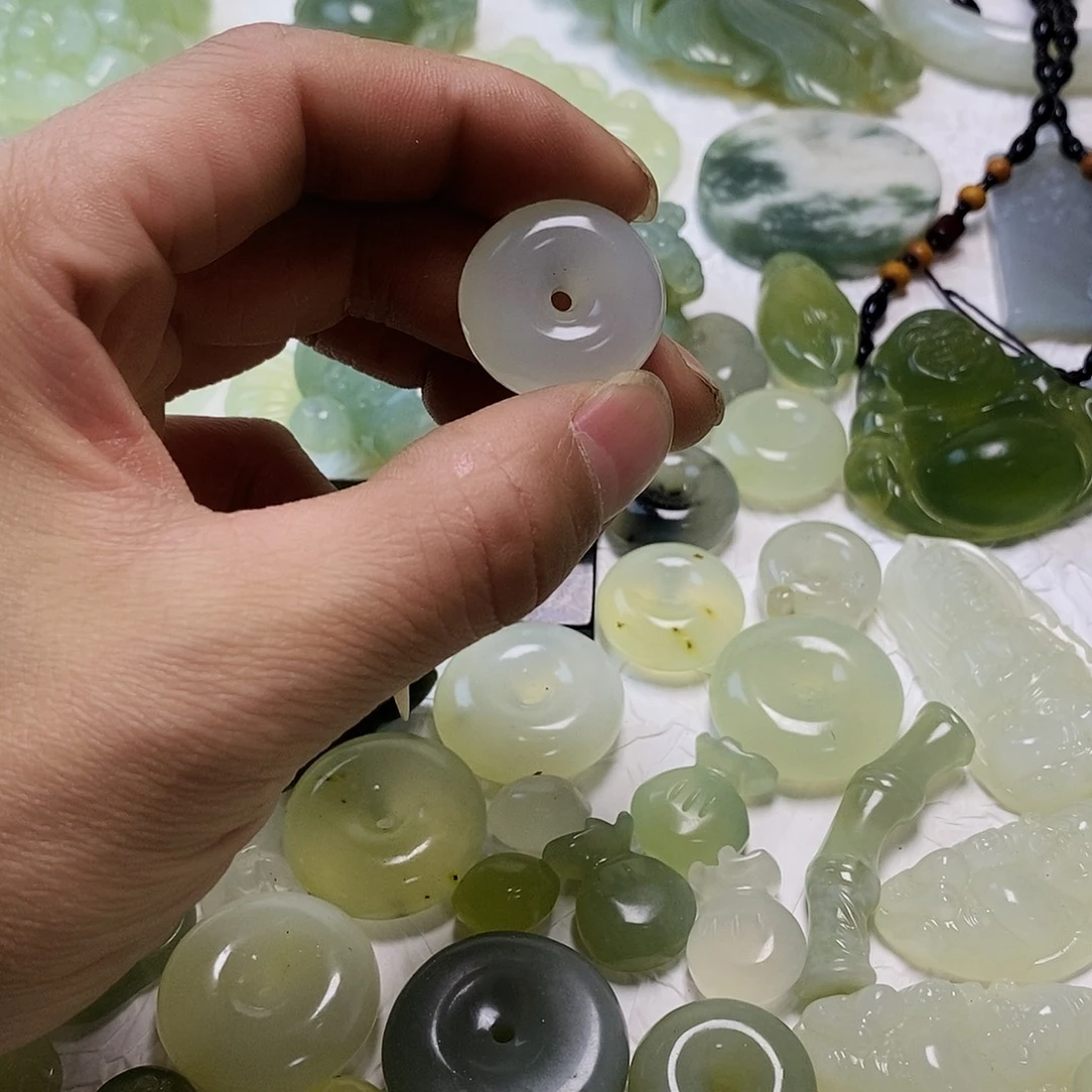 岫玉未镶嵌吊坠(不含链)