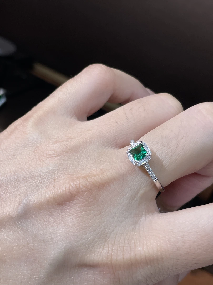 培育祖母绿-阿鲁沙-典藏轻奢-培育祖母绿-精工银镀金戒指0540