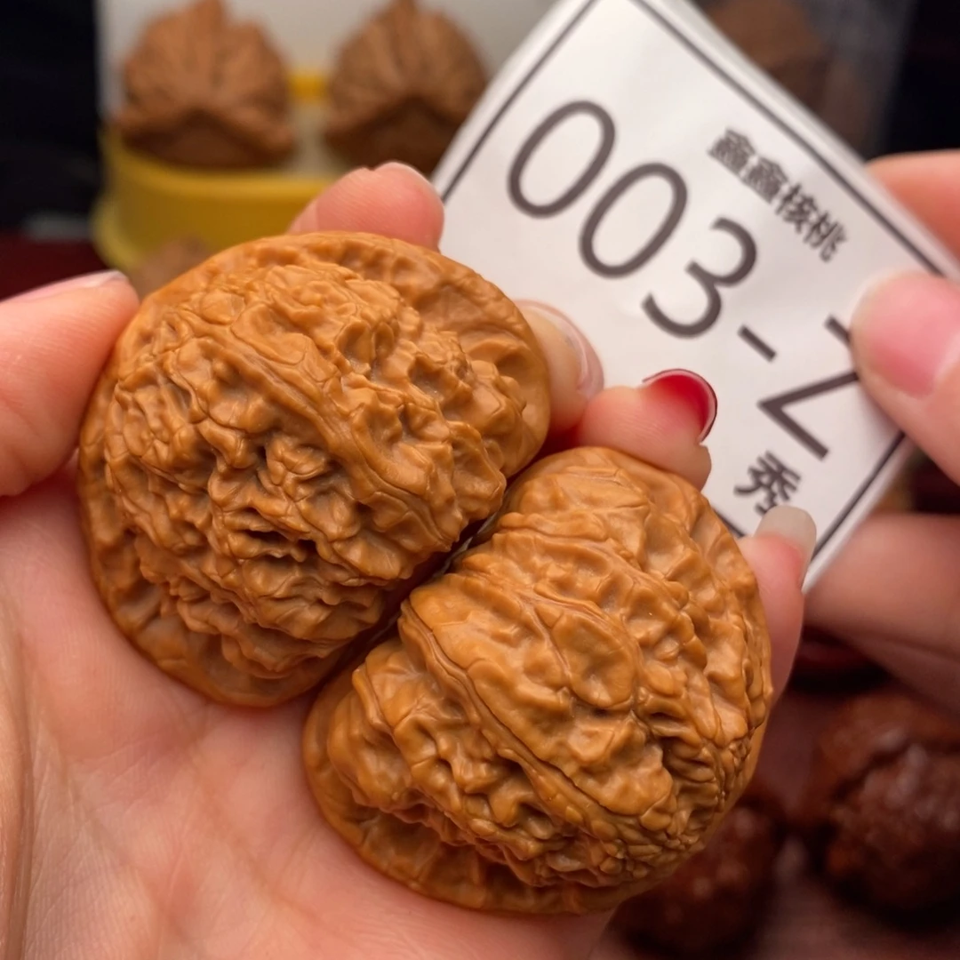 文玩核桃把件毕业三角白43……