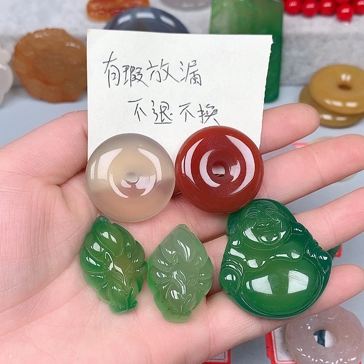 玛瑙/玉髓颈饰未镶嵌雪**