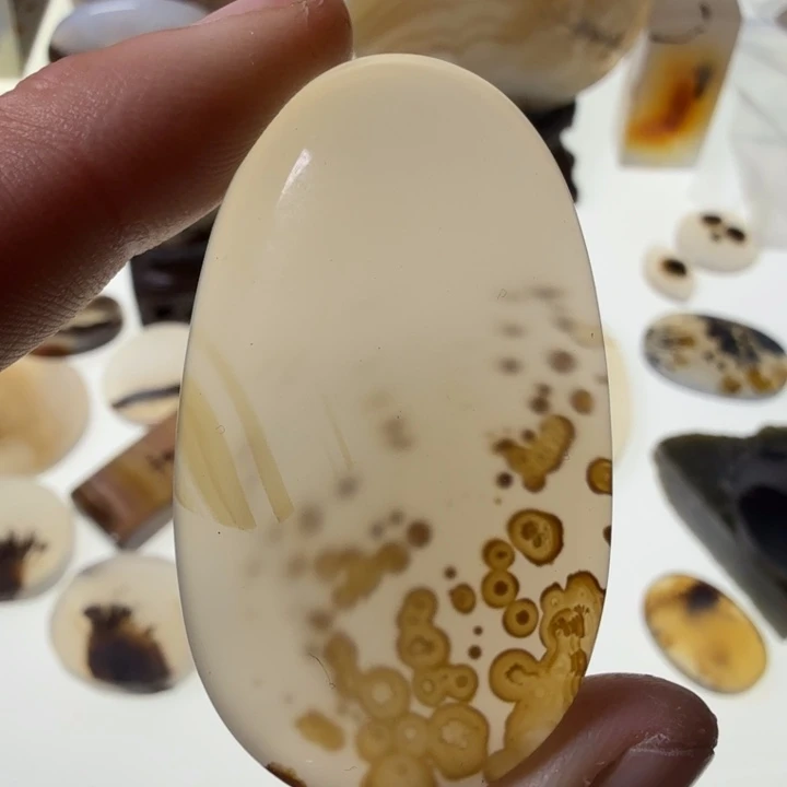 玛瑙/玉髓未镶嵌珠宝半成品