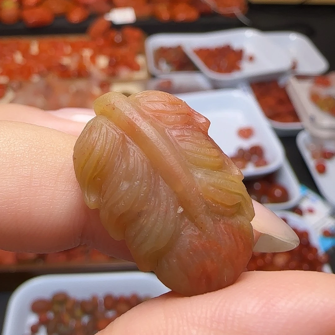 南红玛瑙未镶嵌颈饰