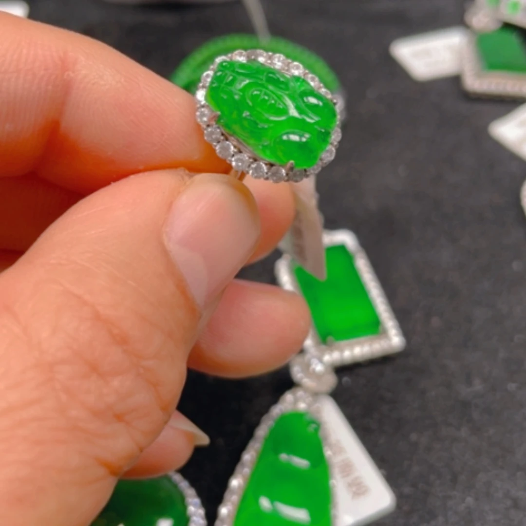 【闪购商品】翡翠颈饰银S925镶嵌戒指