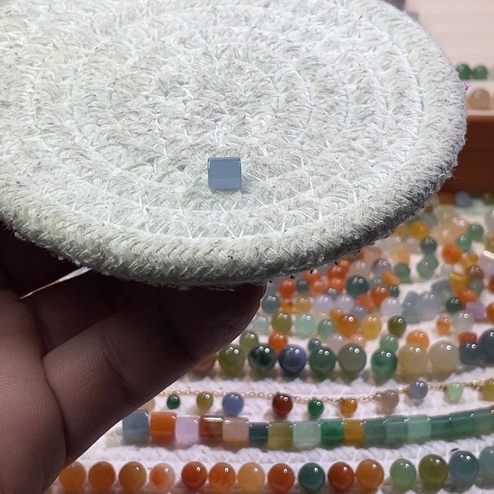 翡翠散珠未镶嵌定制翡翠桶珠卡6.1*6.5