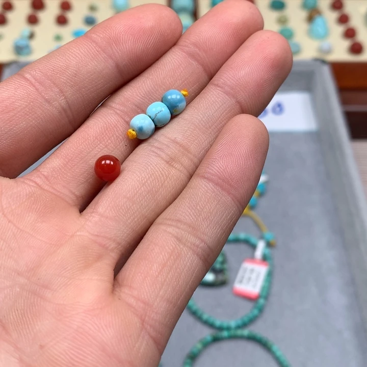 南红玛瑙配饰未镶嵌