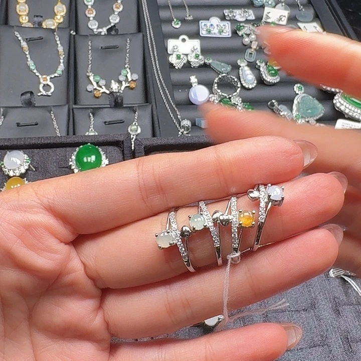 翡翠未镶嵌戒指戒指