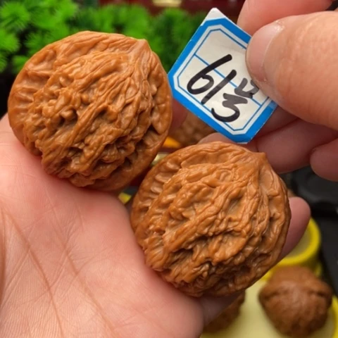 文玩核桃吊坠麦虎40