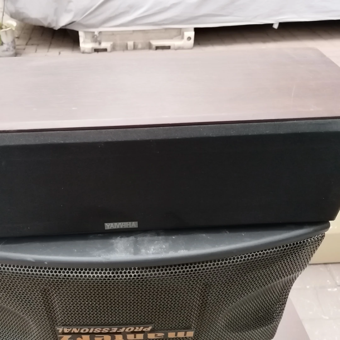 8新  雅马中置一条，成色如图，不包邮费，不支持七天无理由退货