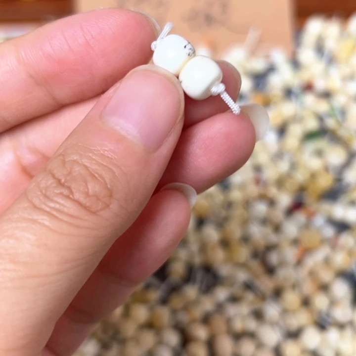 裸石蜜蜡未镶嵌7.5mm一对
