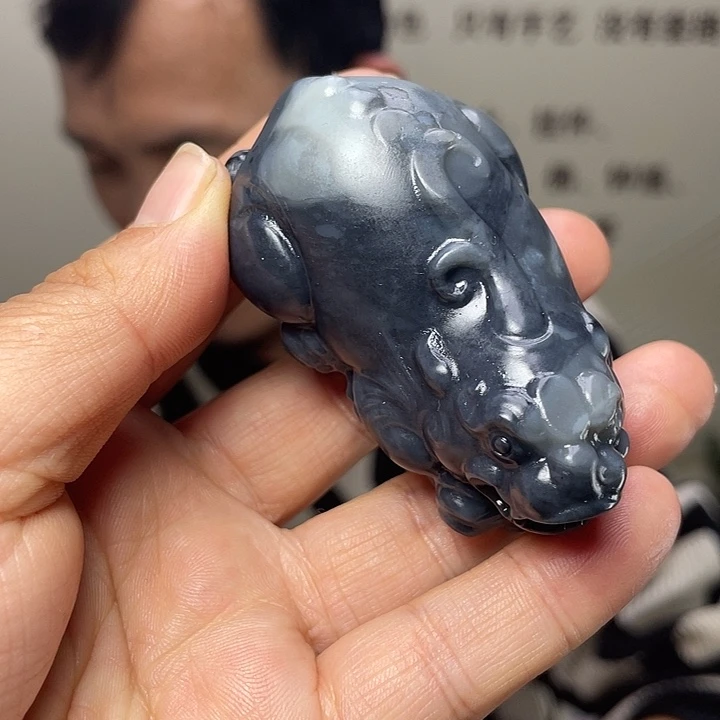 和田玉未镶嵌把件