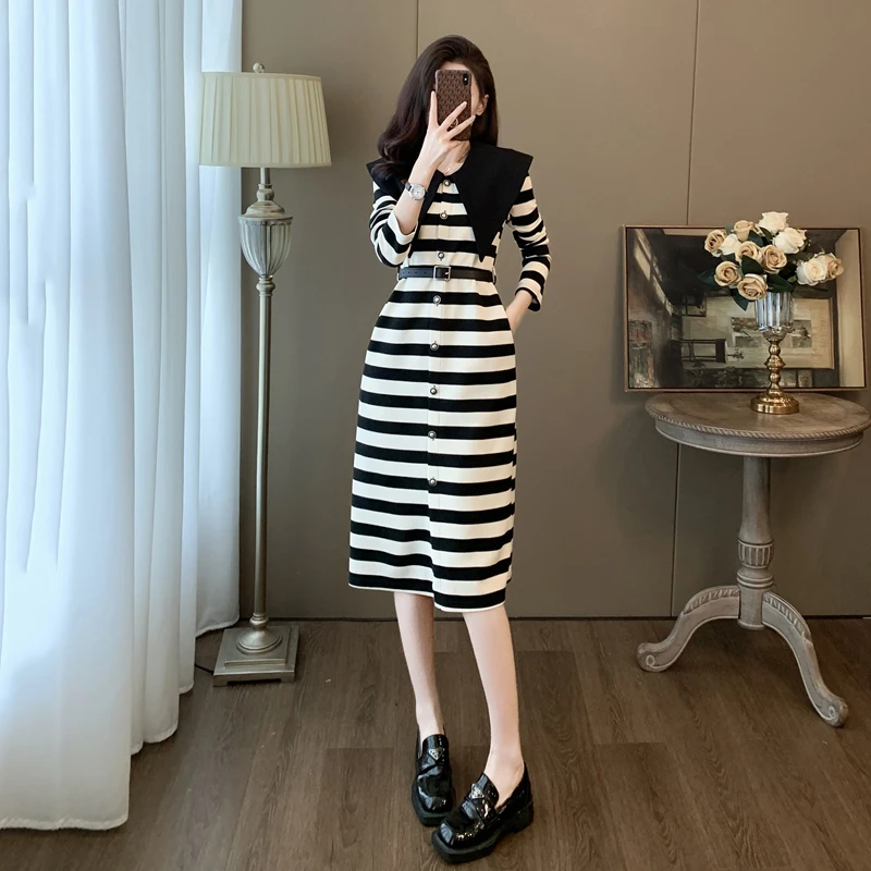 2025新款条纹连衣裙女秋收腰显瘦高级感独特娃娃领长款休闲裙气质