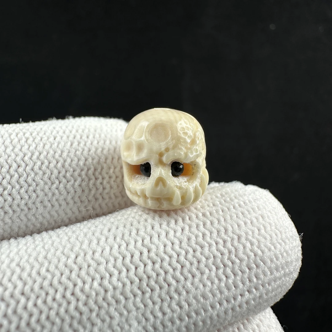 J8883[微瑕]天然猛犸 雕刻配饰约11.5*12mm一物一图假一罚十