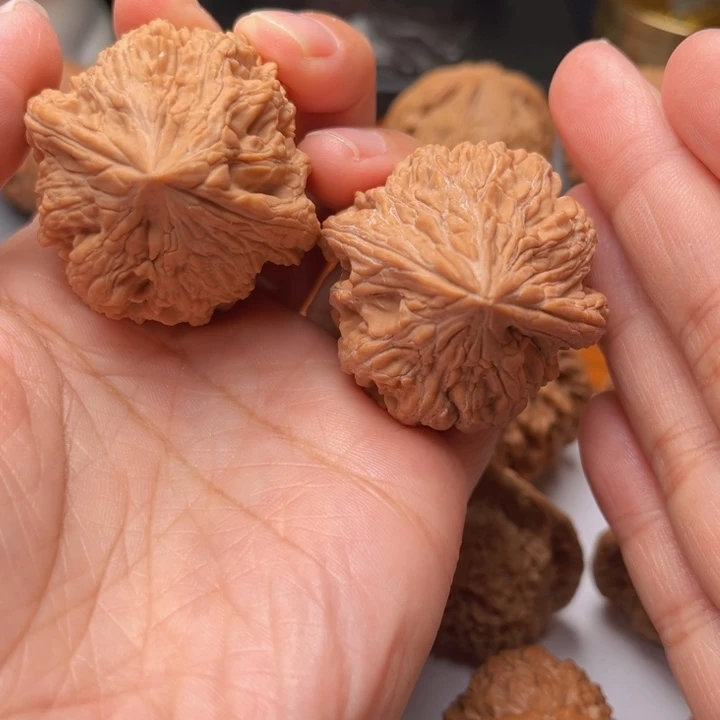 木质类文玩核桃大孤石42