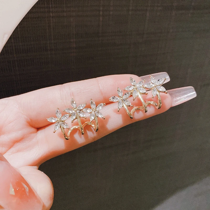 合金耳饰 精致小巧五瓣花耳钉一个耳洞戴出三个耳环效果气质618