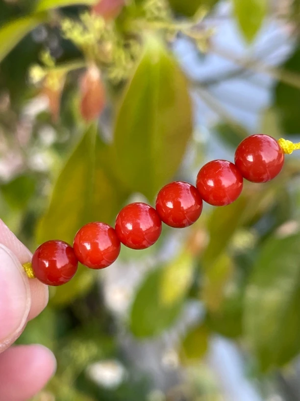 高品质南红6.5mm弟子珠，颜色红润，辣椒红，自然光实拍，一组6颗