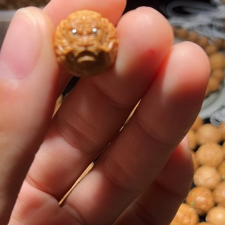 *****吊坠猴头核桃龙珠