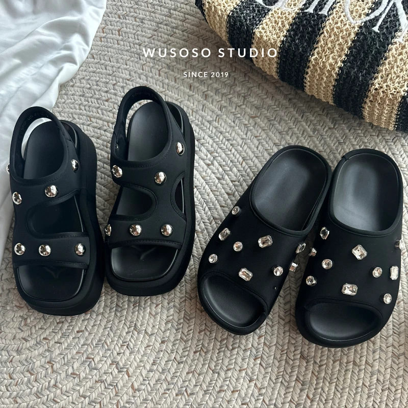 【soso】25ss｜钉珠莱卡布轻便厚底凉鞋拖鞋