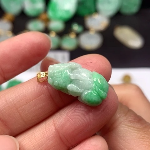 翡翠吊坠(不含链)18K金镶嵌