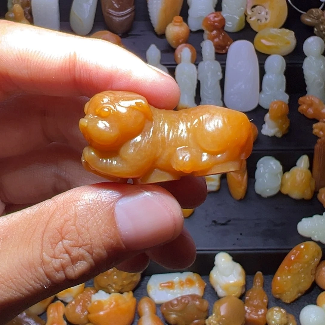 用***9和田玉未镶嵌颈饰