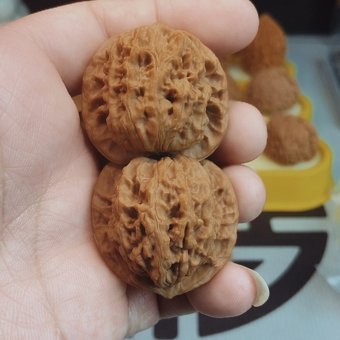 全品蟠龙纹核桃手把件！！！