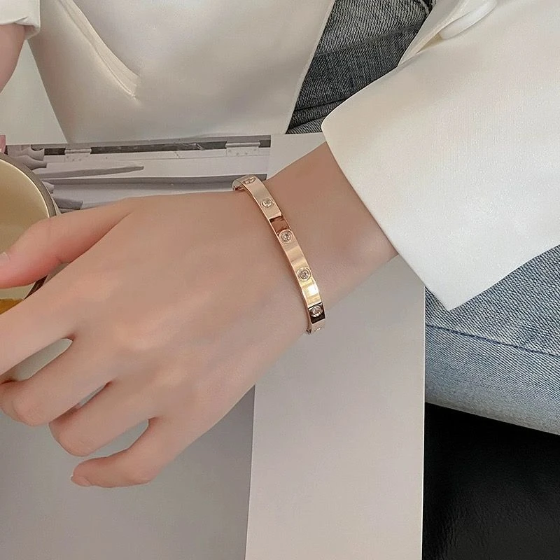 合金手镯 轻奢高级金色手镯A1-7007