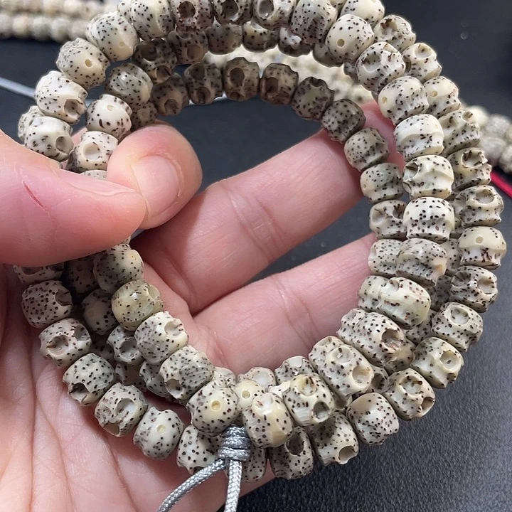 星月菩提吊坠雕刻小骷髅120颗石玉料8*7