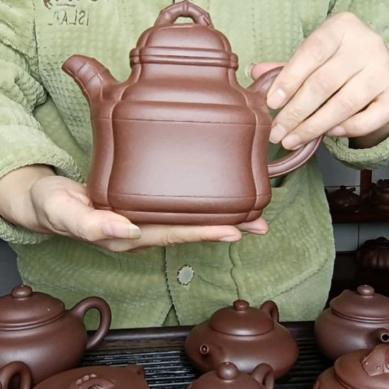 张***部紫砂茶壶原矿底曹青  容量800cc。