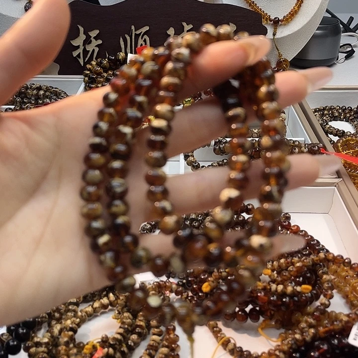 琥珀未镶嵌裸石8+溶洞108