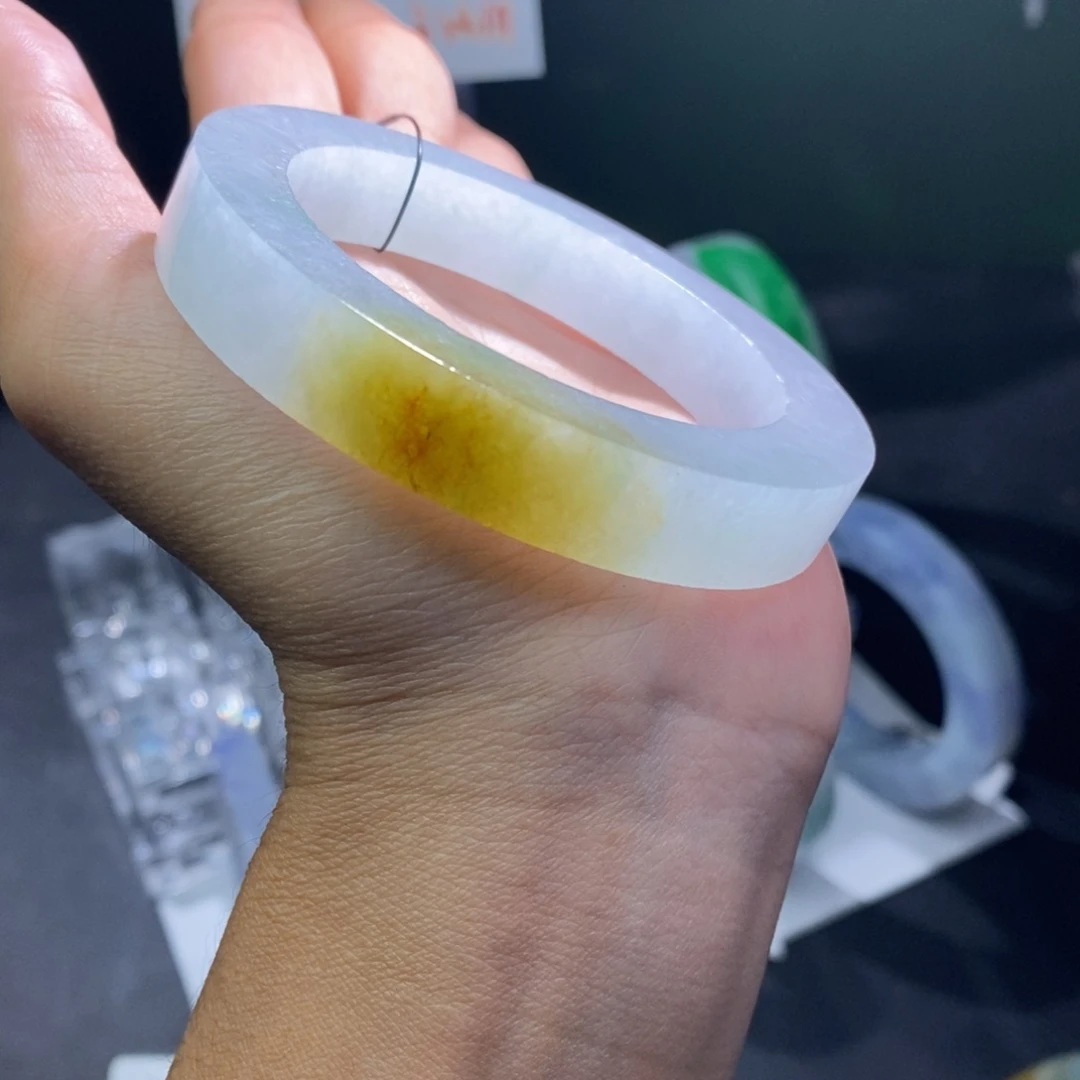 未镶嵌翡翠手镯定制翡翠光*月